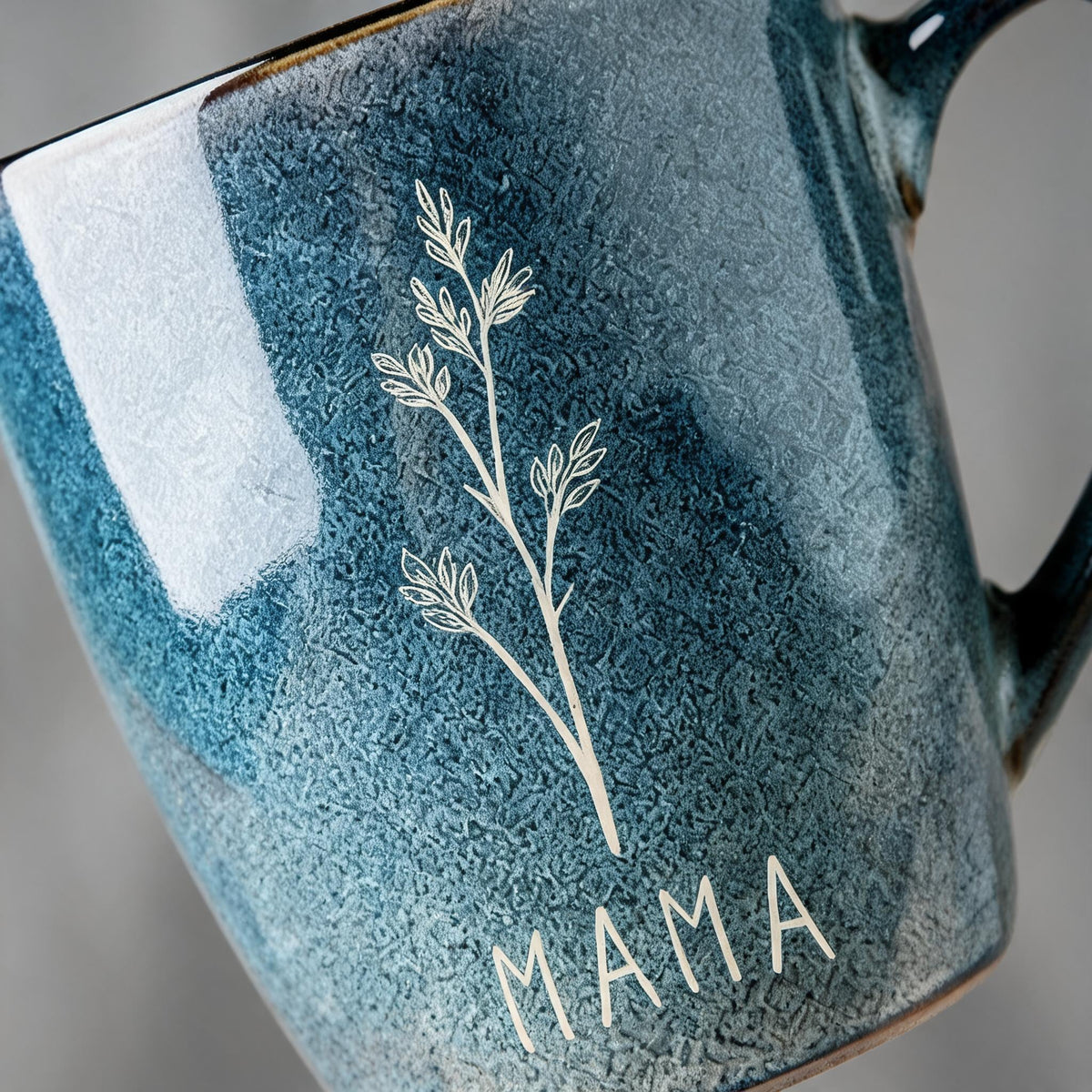 Engraved Grandma Mug, Blue Speckled Ceramic Cup with Botanical Design, Gift for Grandmother — image 5
