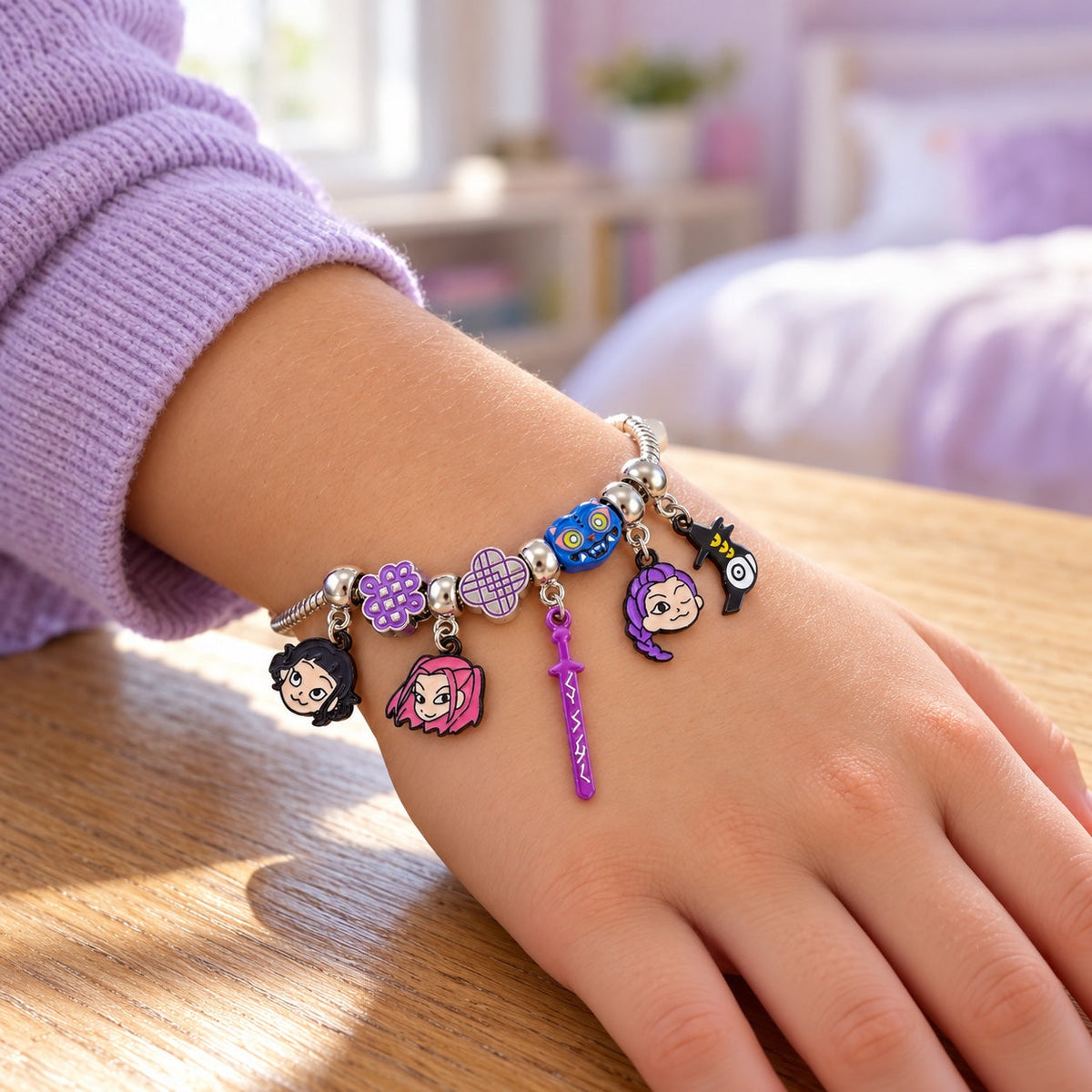 Bracelet worn on wrist